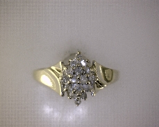ESTATE 10kY 0.24ctw J-K I2 Single Cut Diamond (16) Cluster Ring