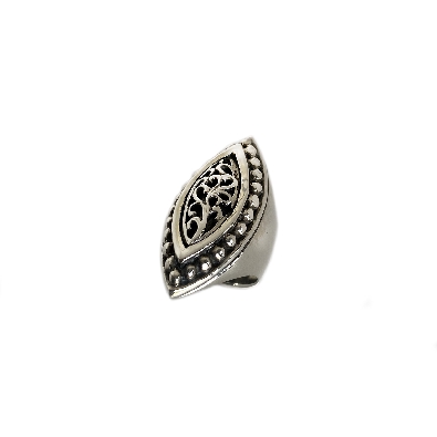 SCARO; Caroline Arbour joailliere  Regard Lace Silver Ring  From th...