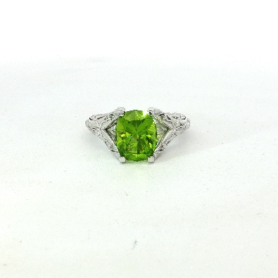 Gallery Gemma Classics  Gorgeous Oval Peridot gemstone set in 14kw ...